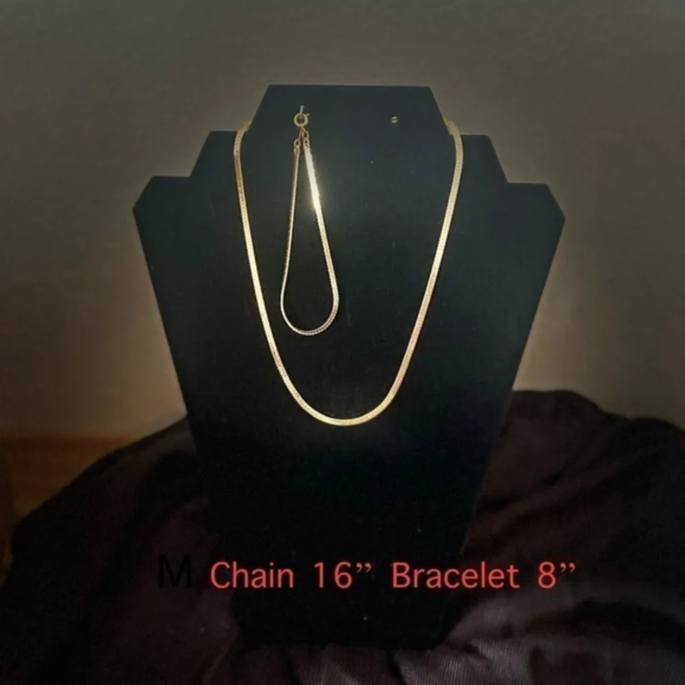 Gold Tone Herringbone‎ Necklace and Bracelet
Set Jewelry - Picture 3 of 3